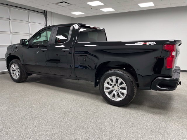 Used 2022 Chevrolet Silverado 1500 Custom AWD/4WD image 7