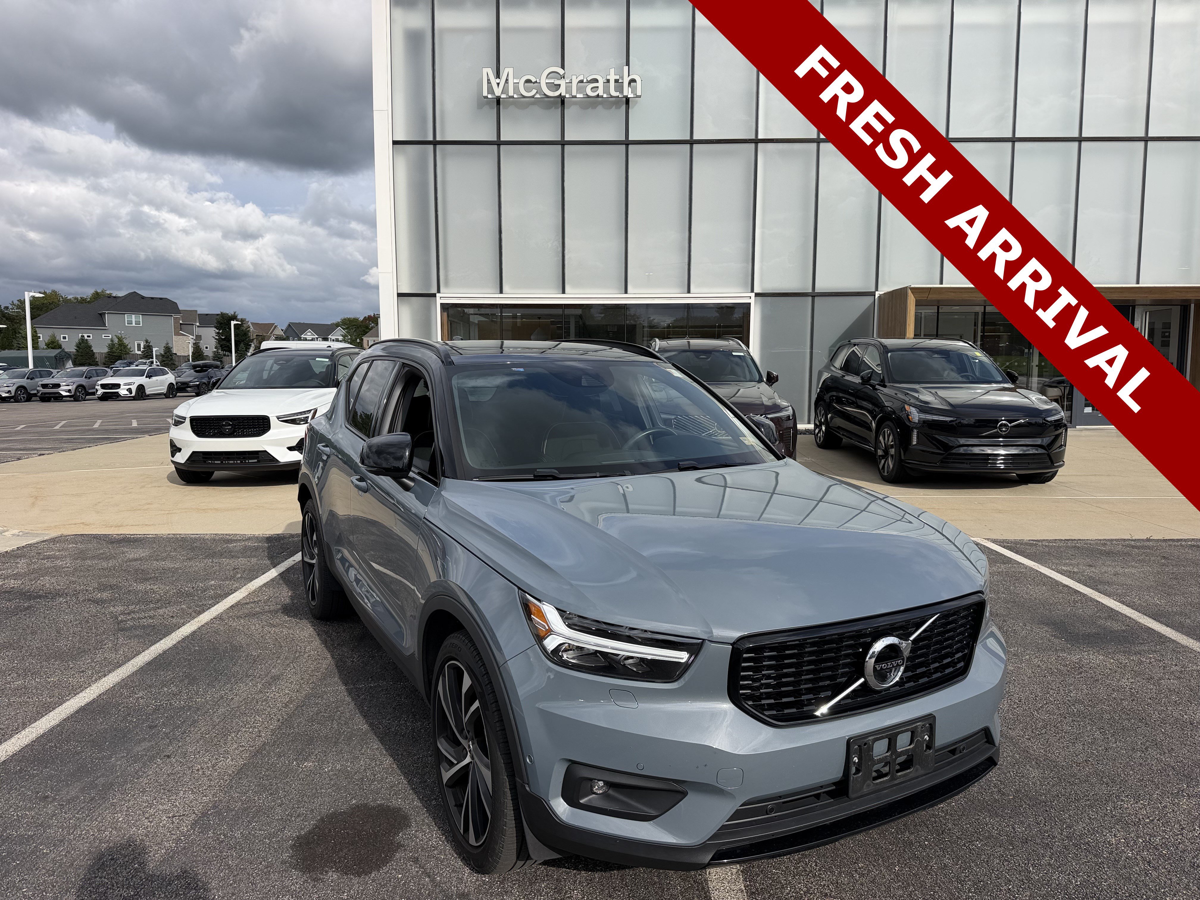 Used 2020 Volvo XC40 T5 R-Design