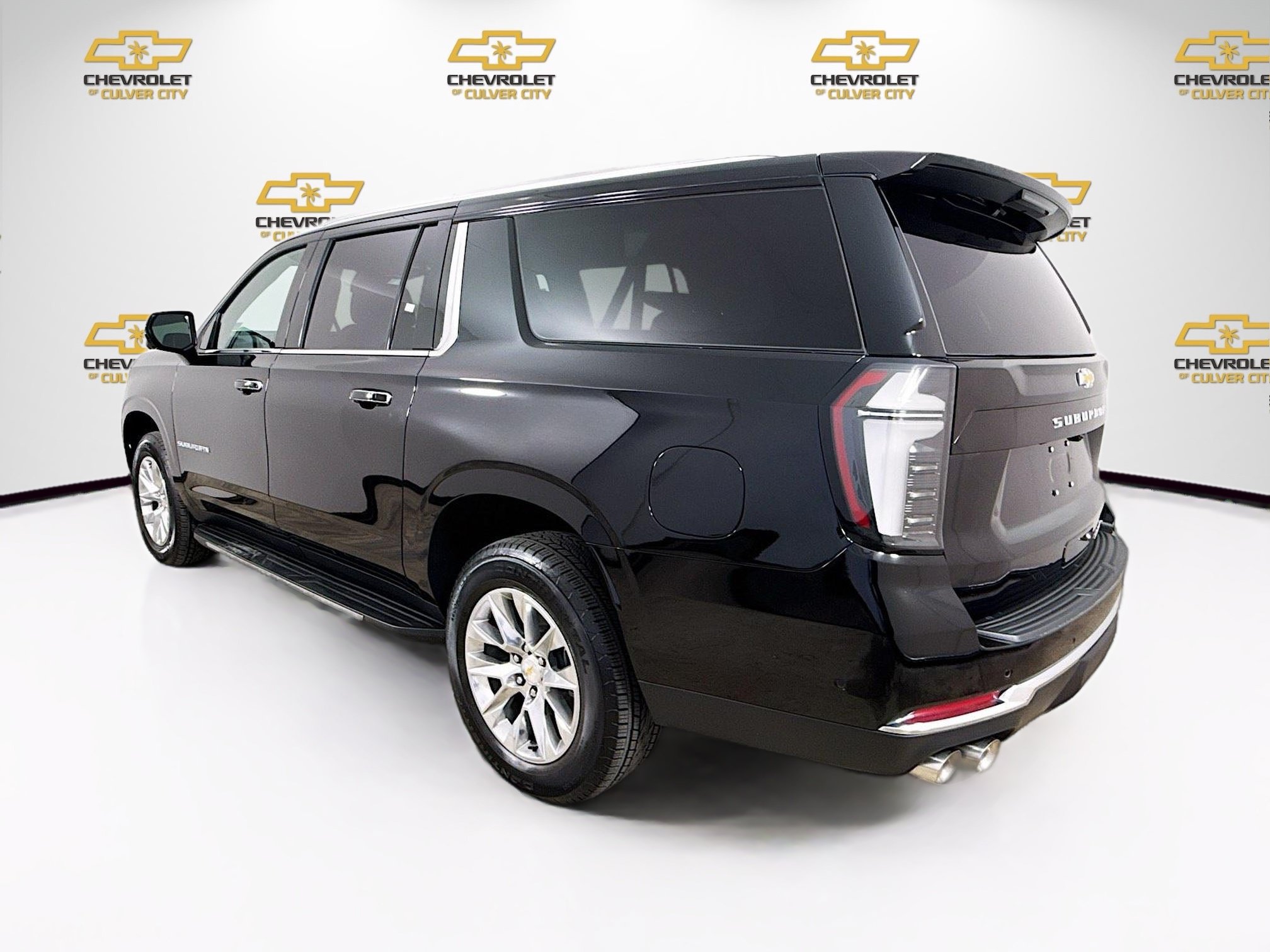 New 2026 Chevrolet Suburban Premier RWD image 6