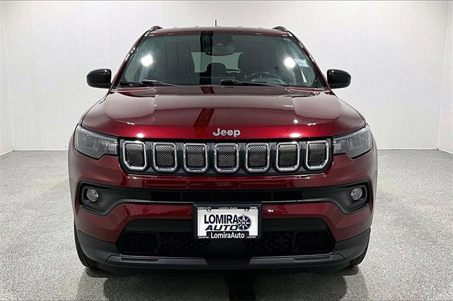 Used 2022 Jeep Compass Latitude image 2