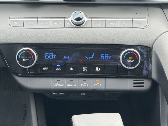 Used 2024 Hyundai Elantra SEL image 18