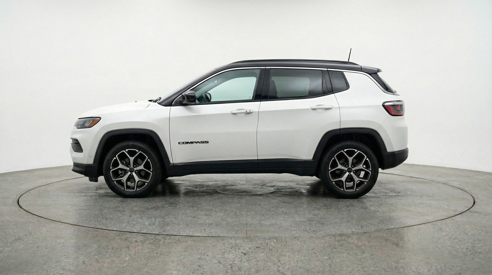 Used 2025 Jeep Compass Limited image 5