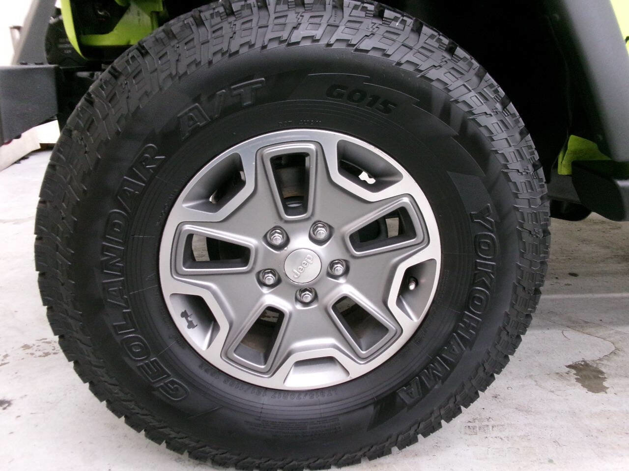 Used 2017 Jeep Wrangler Unlimited Rubicon w/ Cold Weather Group image 2