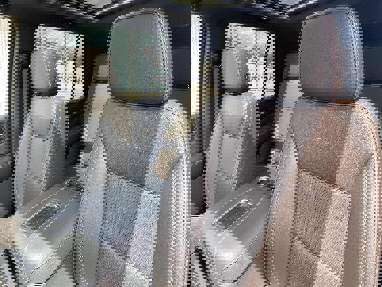 Used 2021 GMC Yukon Denali w/ Denali Premium Package image 23