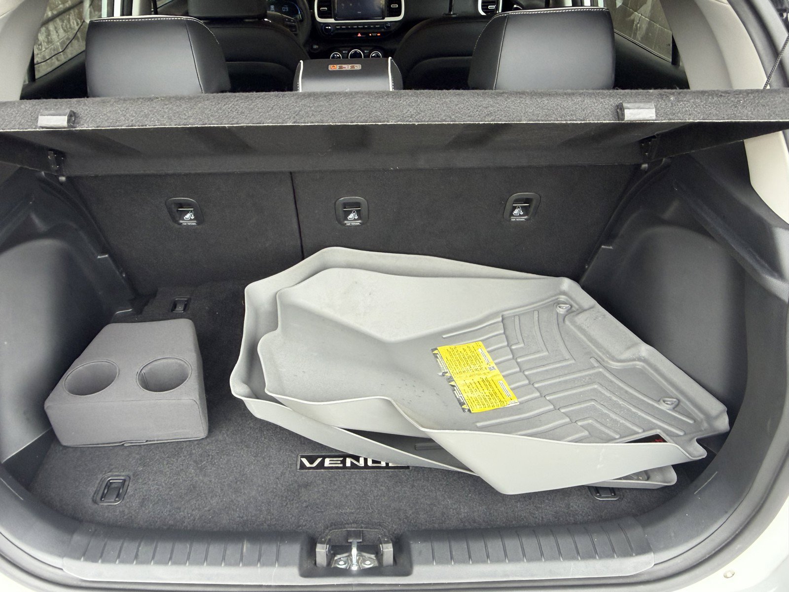 Used 2025 Hyundai Venue Limited FWD image 32