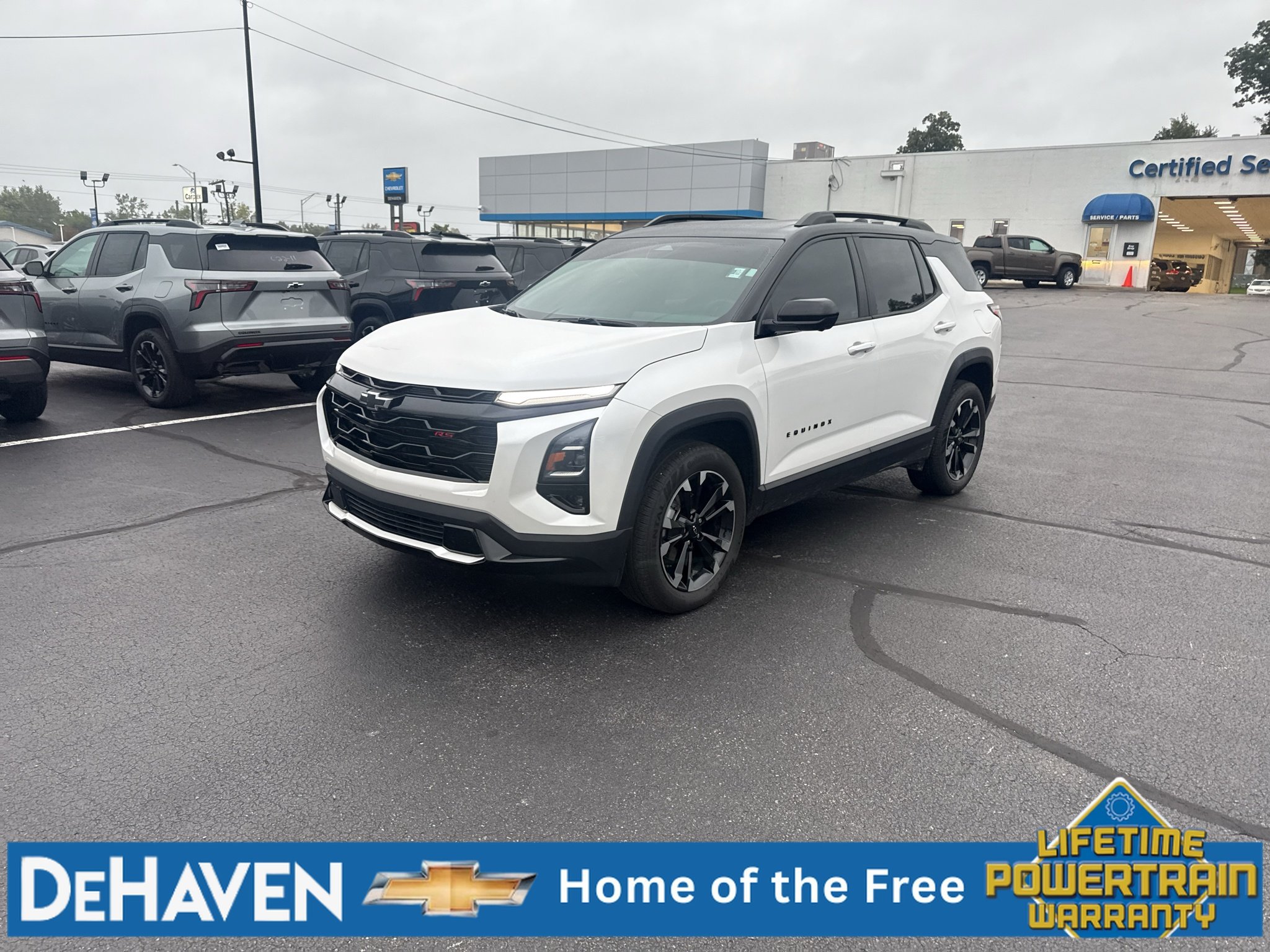 Used 2025 Chevrolet Equinox RS w/ Safety and Technology Package FWD image 2