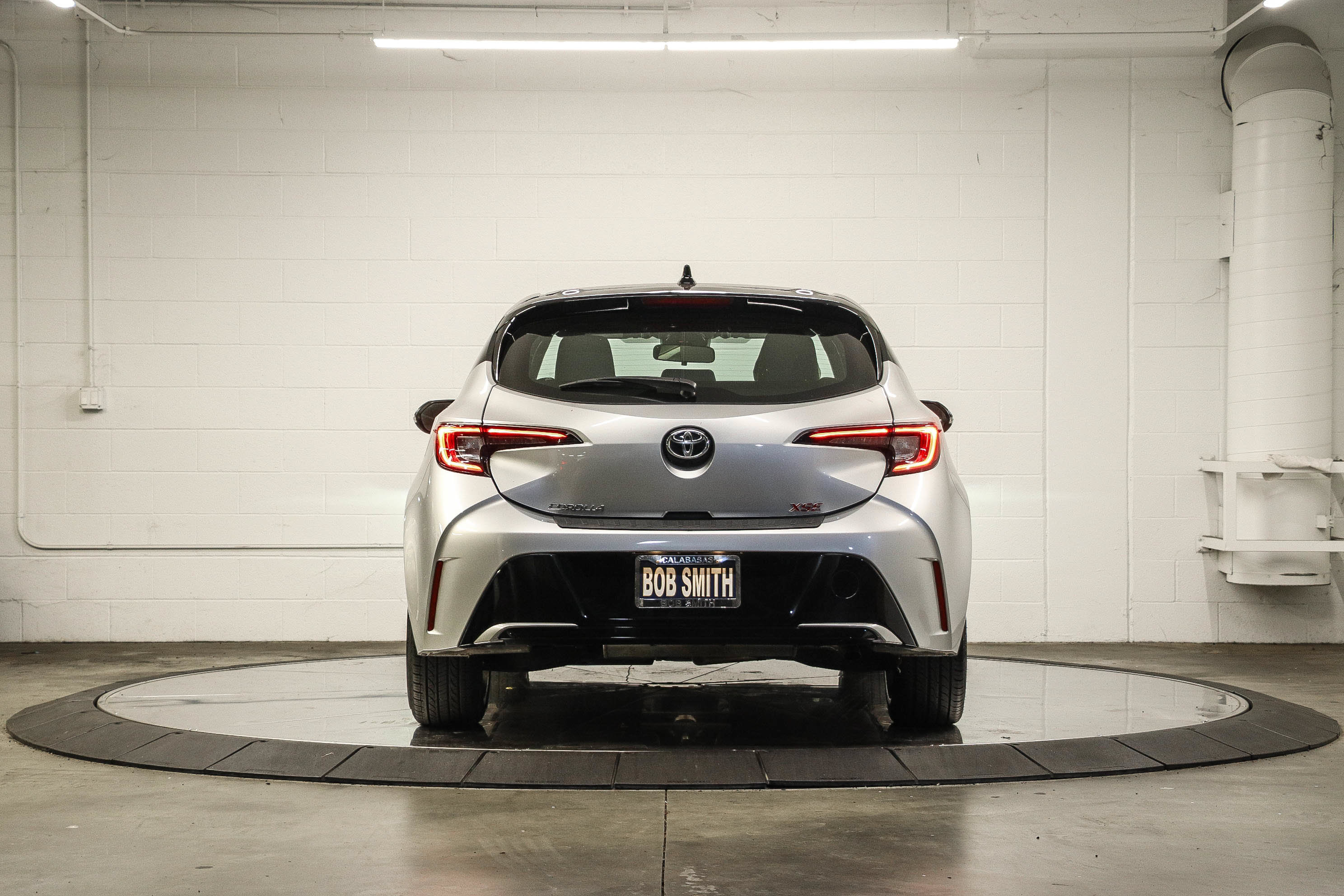 Used 2023 Toyota Corolla XSE FWD image 5