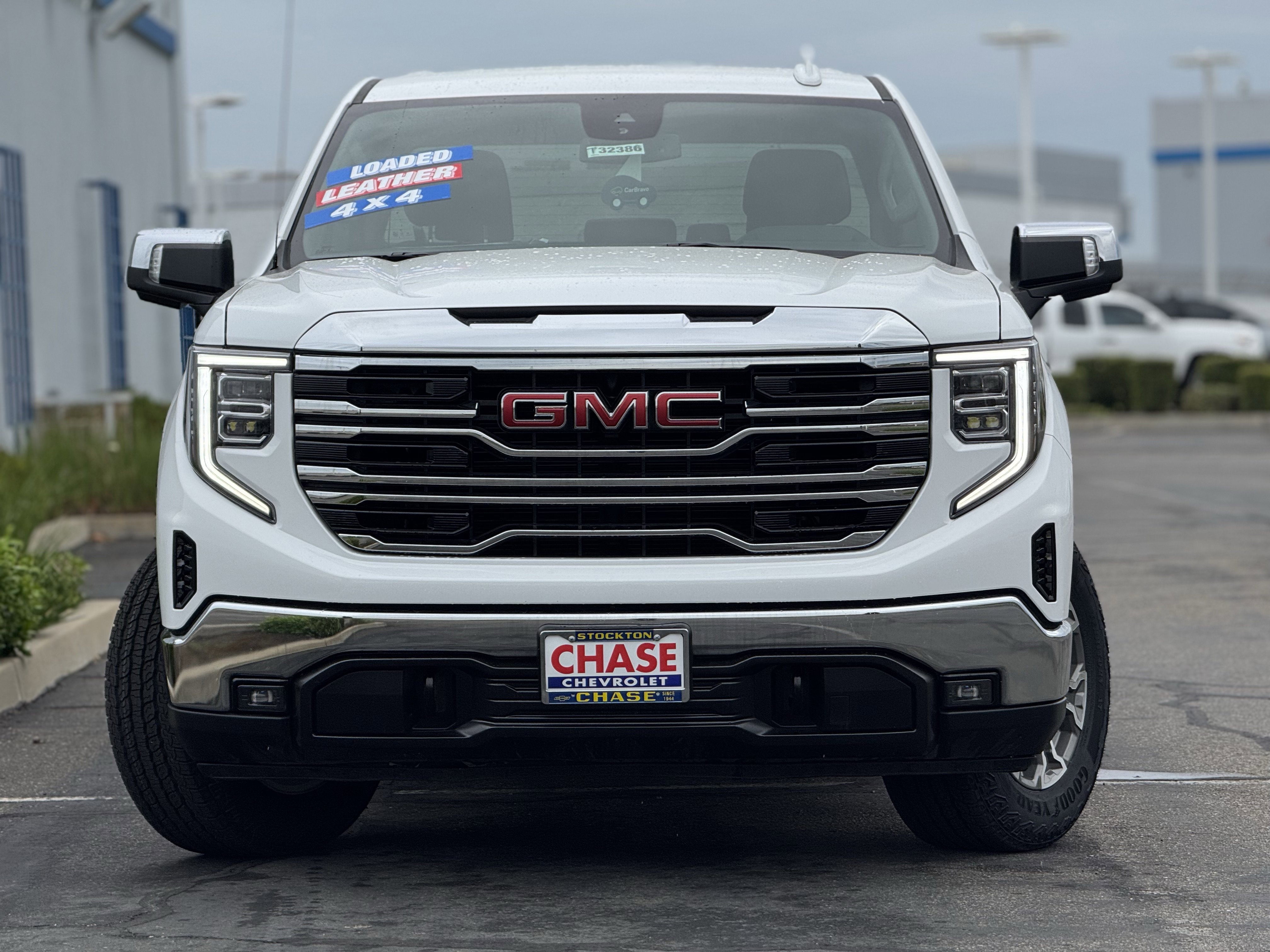 Used 2025 GMC Sierra 1500 SLT AWD/4WD image 2