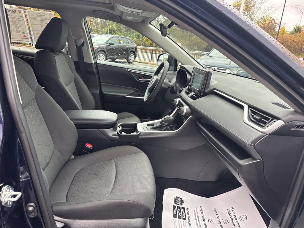Certified 2021 Toyota RAV4 XLE w/ Convenience Package AWD/4WD image 32