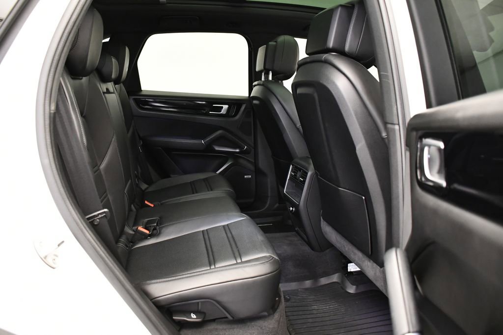 Used 2022 Porsche Cayenne image 55