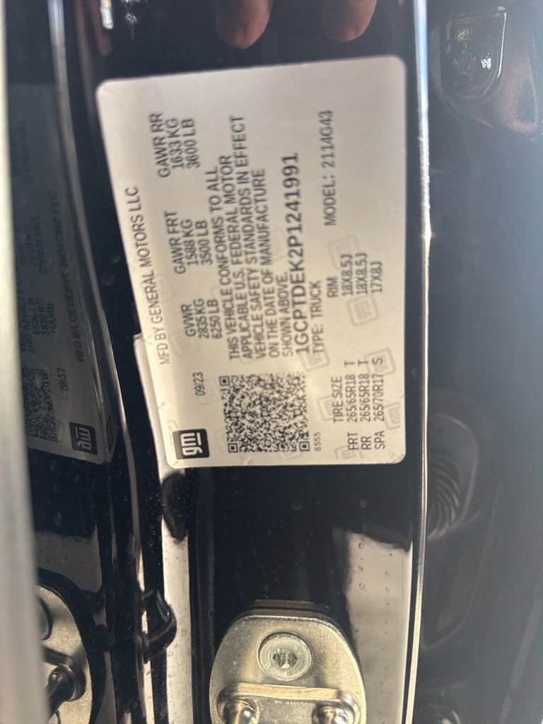 Used 2023 Chevrolet Colorado Z71 w/ Z71 Convenience Package 2 image 17