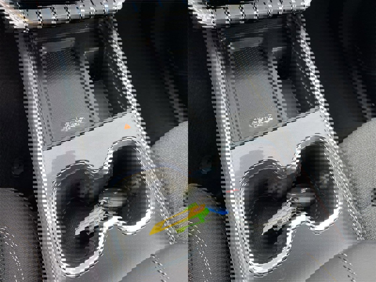 Used 2025 GMC Acadia Elevation image 15