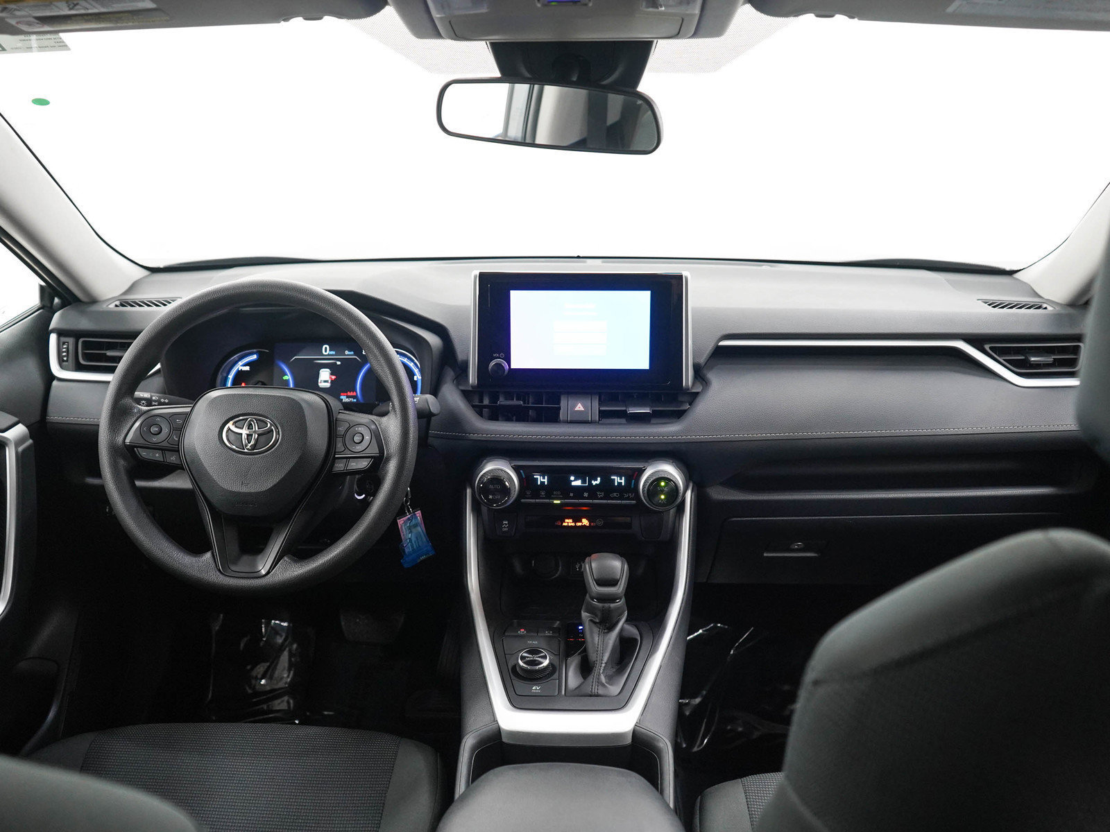 Used 2025 Toyota RAV4 LE AWD/4WD image 13