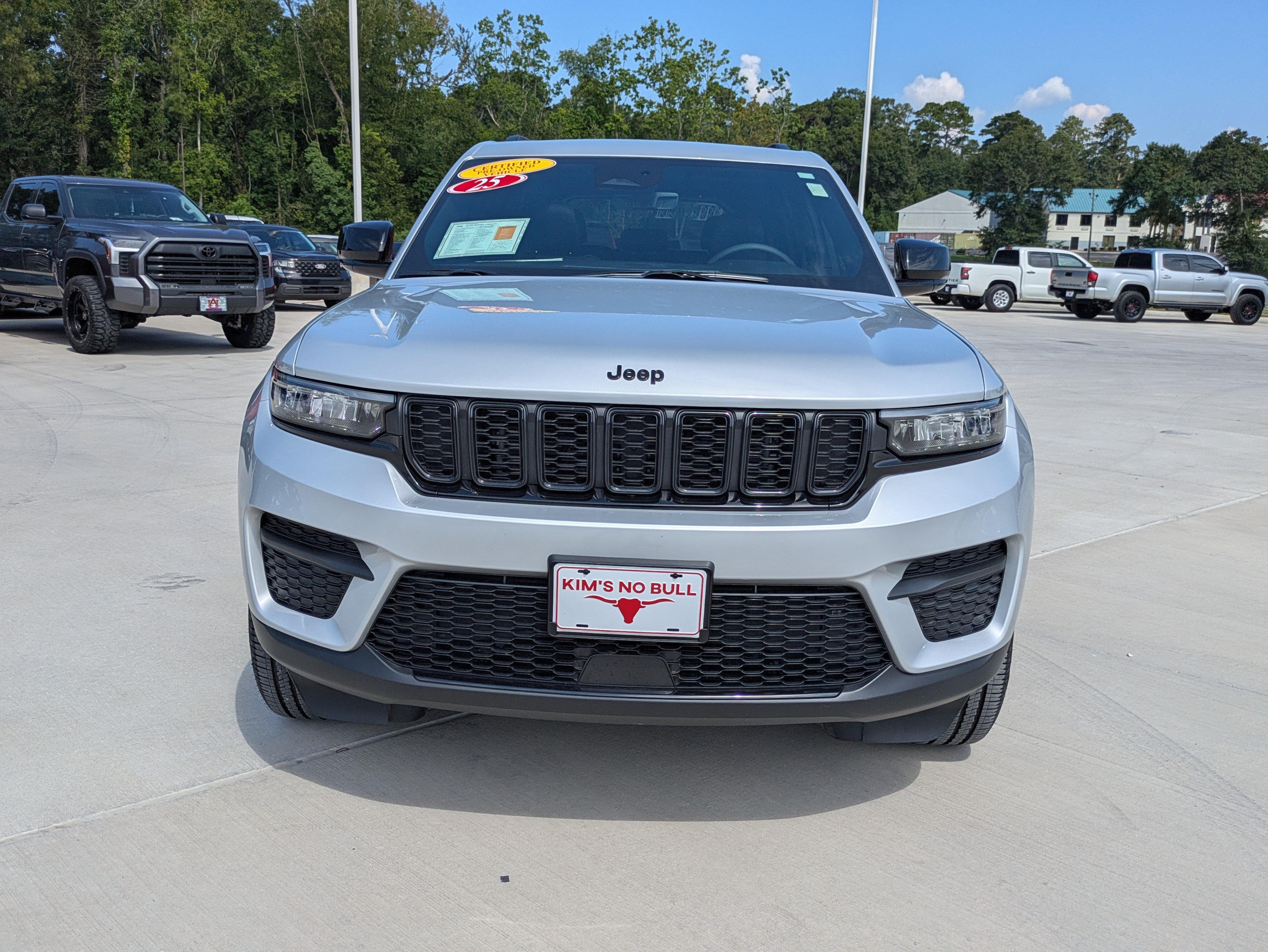 Certified 2025 Jeep Grand Cherokee Altitude RWD image 8