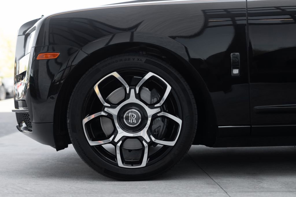 Used 2023 Rolls-Royce Cullinan Black Badge w/ Leather Finishing Pack AWD/4WD image 12