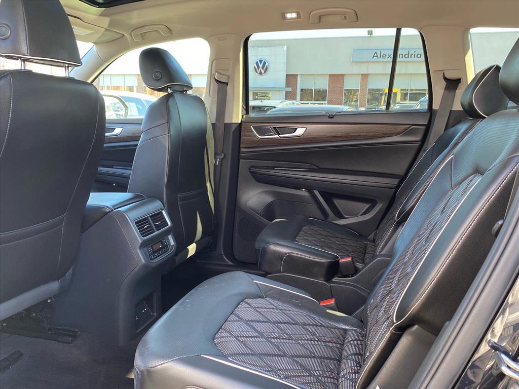Certified 2024 Volkswagen Atlas SEL Premium R-Line image 22