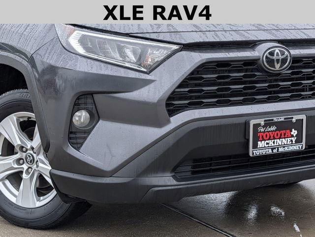 Used 2020 Toyota RAV4 XLE w/ Convenience Package FWD image 3