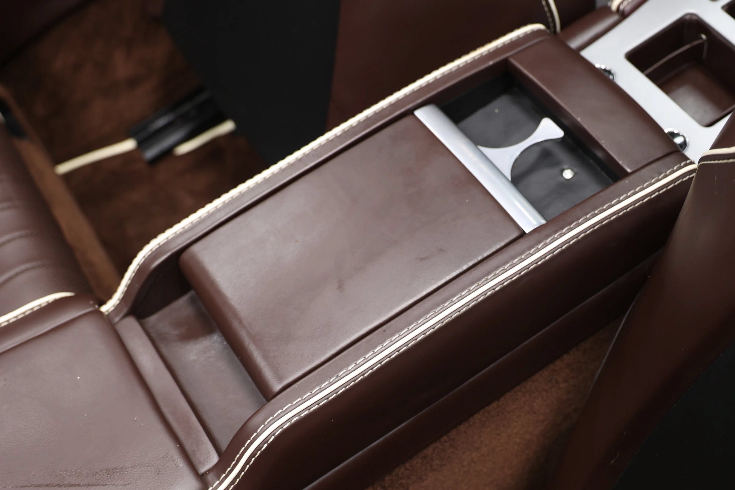 Used 2016 Aston Martin DB9 GT RWD image 69