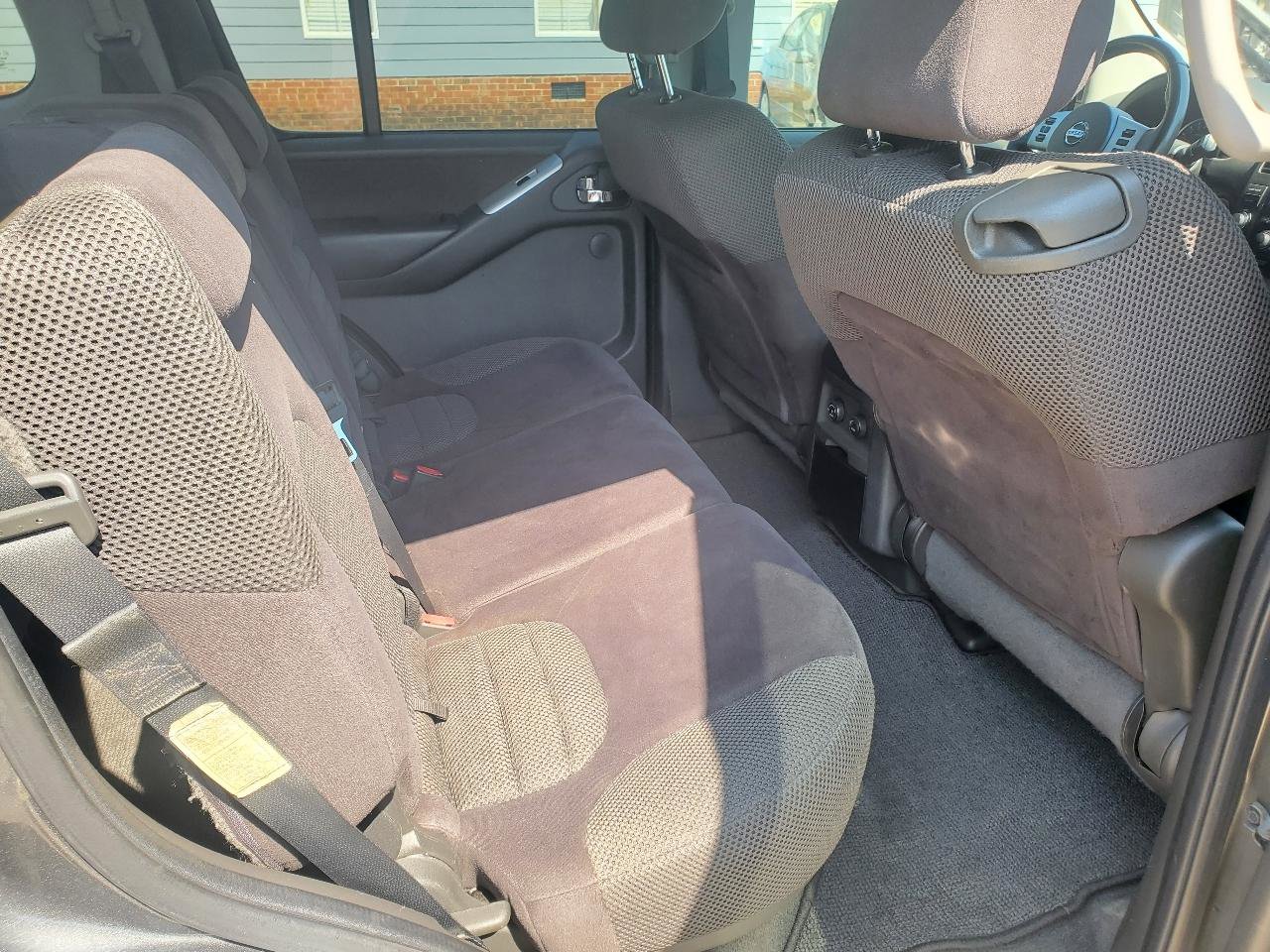 Used 2008 Nissan Pathfinder SE w/ Premium Pkg image 7