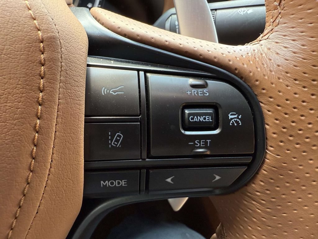 Used 2022 Lexus LC 500 Convertible w/ Touring Package RWD image 21