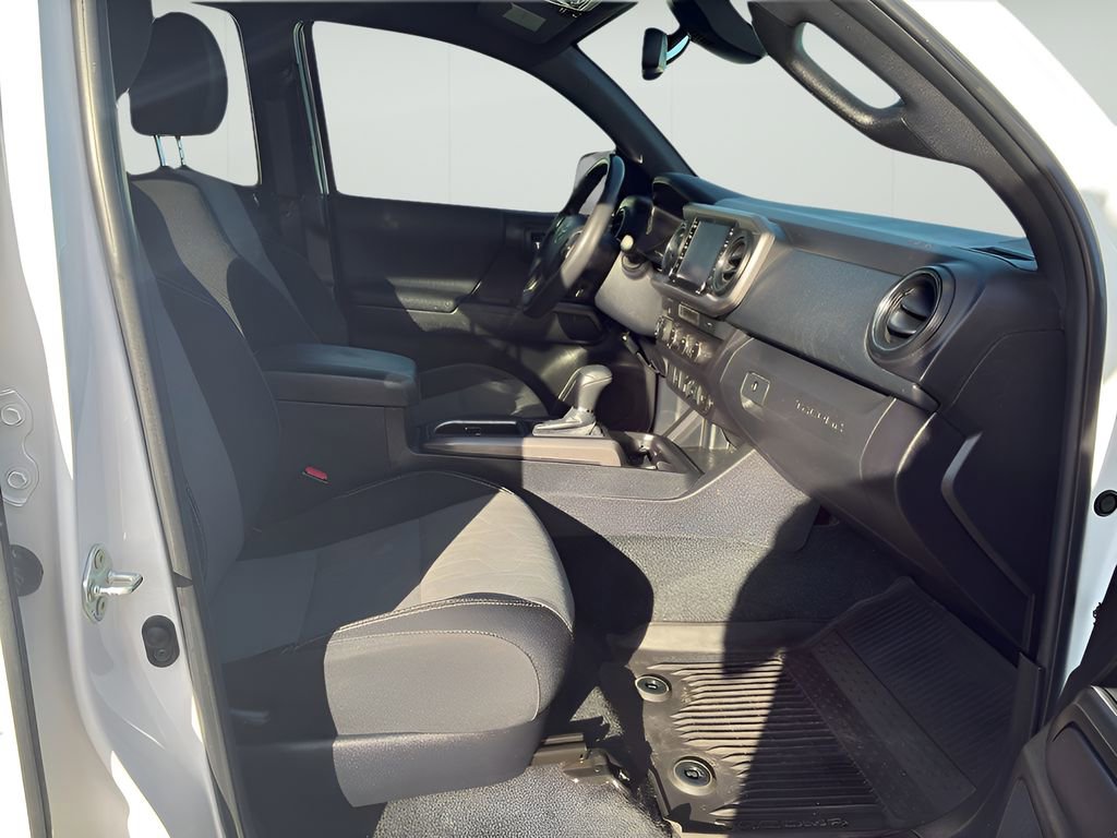Used 2023 Toyota Tacoma TRD Off-Road image 19