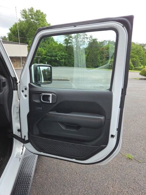 Used 2021 Jeep Wrangler Unlimited Sahara AWD/4WD image 19
