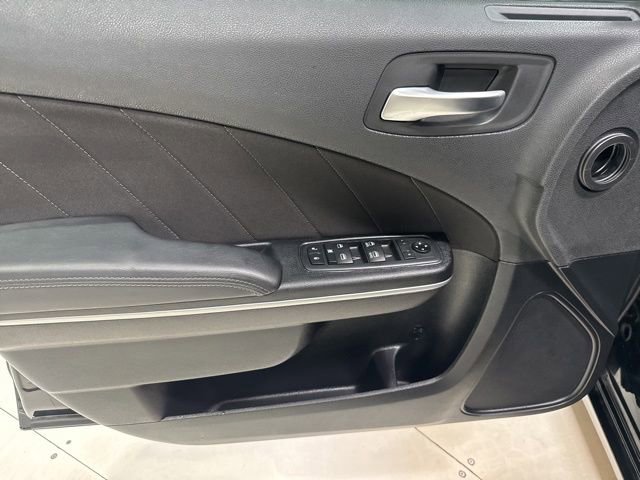 Used 2020 Dodge Charger SXT RWD image 13