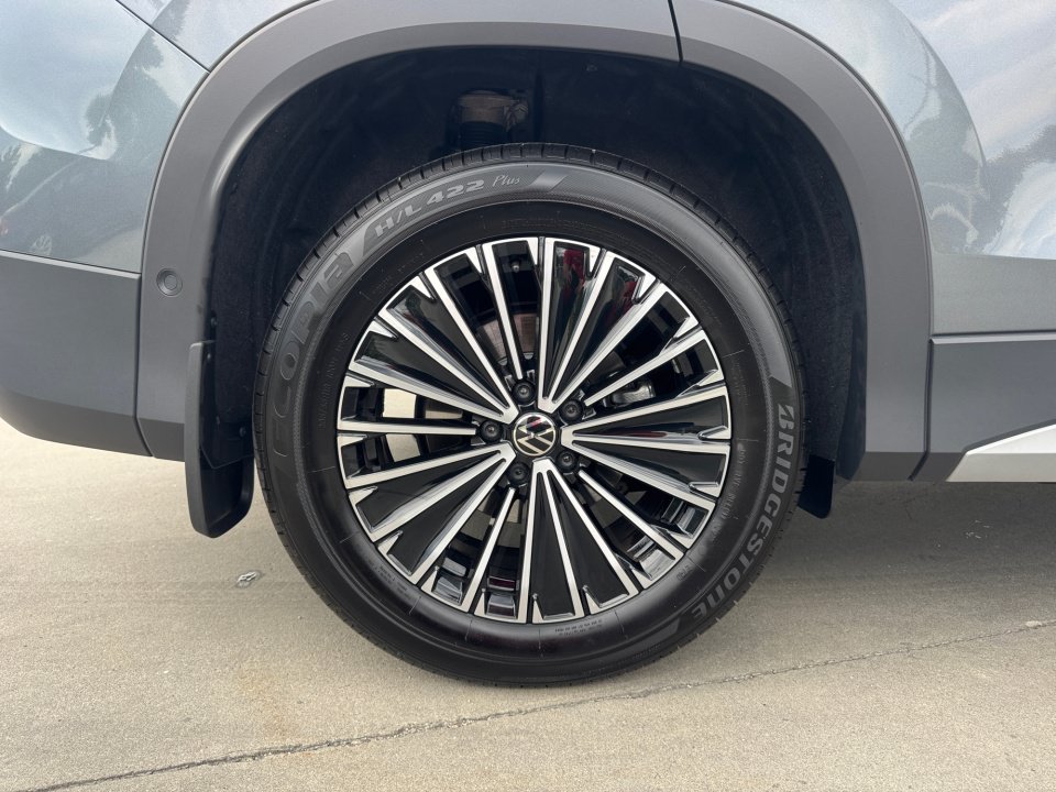 Certified 2026 Volkswagen Tiguan S w/ 18" Wheel Package FWD image 27