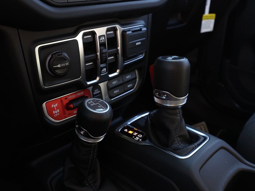 New 2026 Jeep Wrangler Unlimited Rubicon w/ Safety Group AWD/4WD image 31