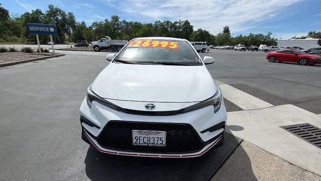 Used 2023 Toyota Corolla SE w/ SE Package image 8