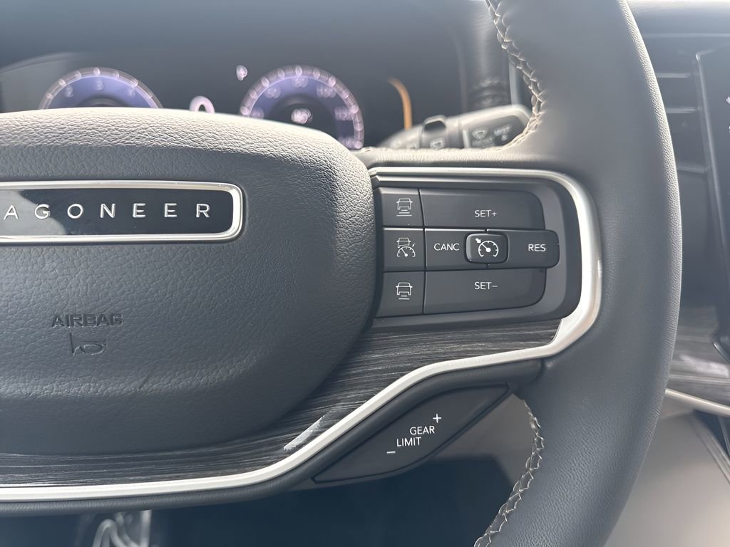 Used 2022 Jeep Wagoneer Series III image 17