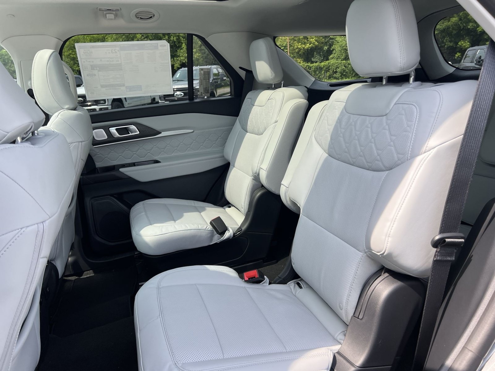 New 2026 Ford Explorer Platinum w/ LUX Leather Package AWD/4WD image 25