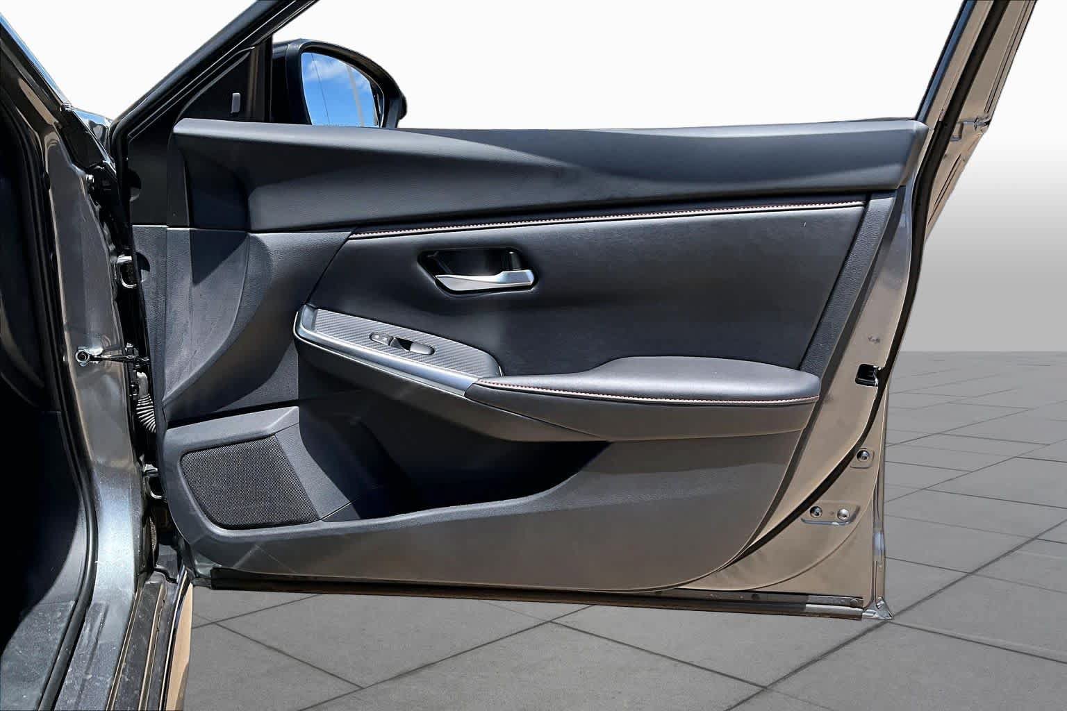Certified 2025 Nissan Sentra SR FWD image 24
