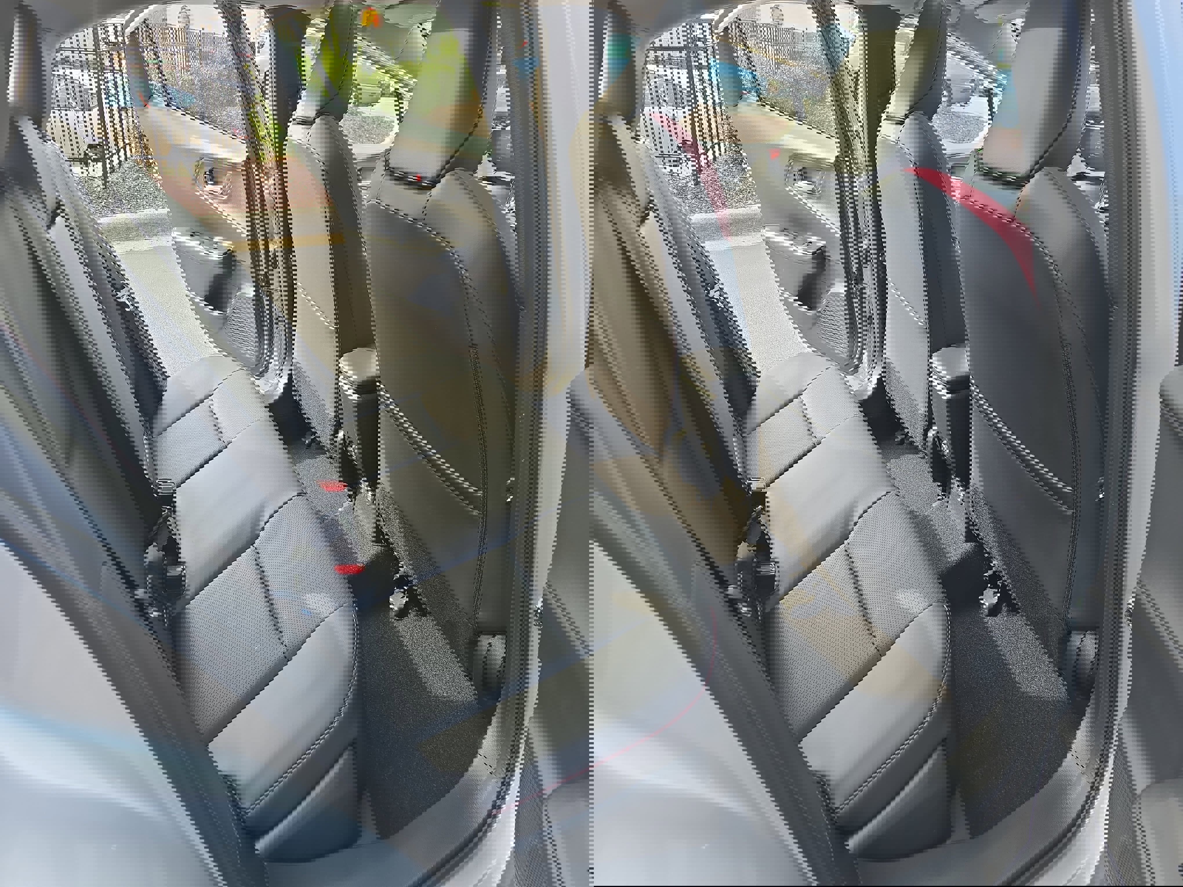 Used 2025 Toyota Prius Plug-In Hybrid image 11