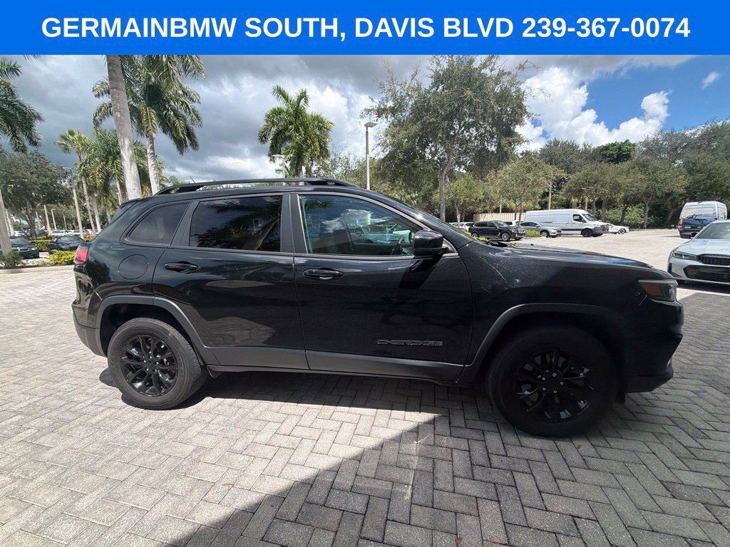 Used 2023 Jeep Cherokee Altitude Lux AWD/4WD image 14