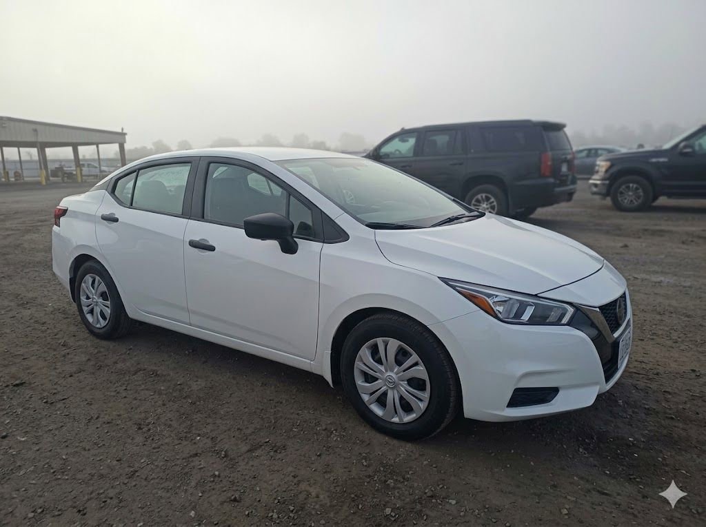 Used 2021 Nissan Versa S image 2