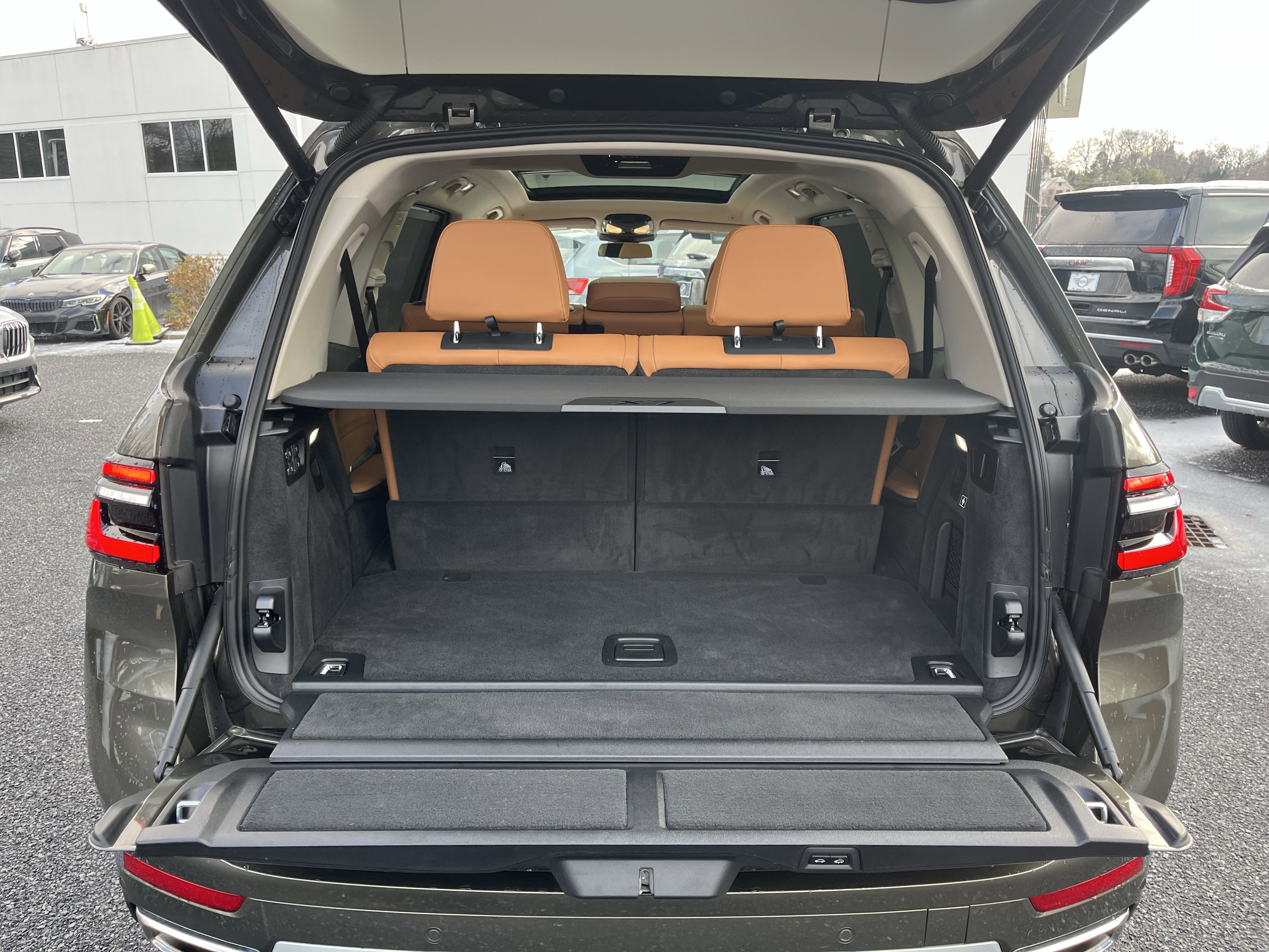 Certified 2025 BMW X7 xDrive40i w/ Premium Package image 8