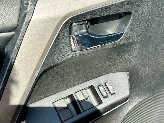 Used 2018 Toyota RAV4 XLE FWD image 18