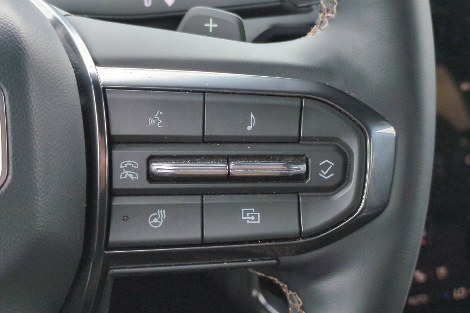 Used 2025 GMC Acadia AT4 w/ Luxury Package AWD/4WD image 37