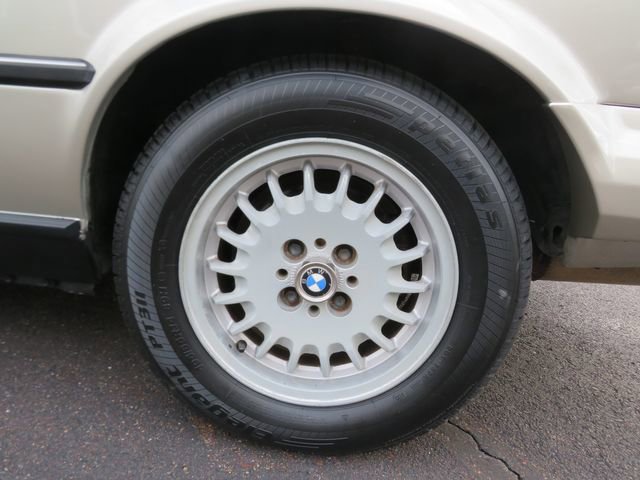 Used 1988 BMW 325i Convertible image 19