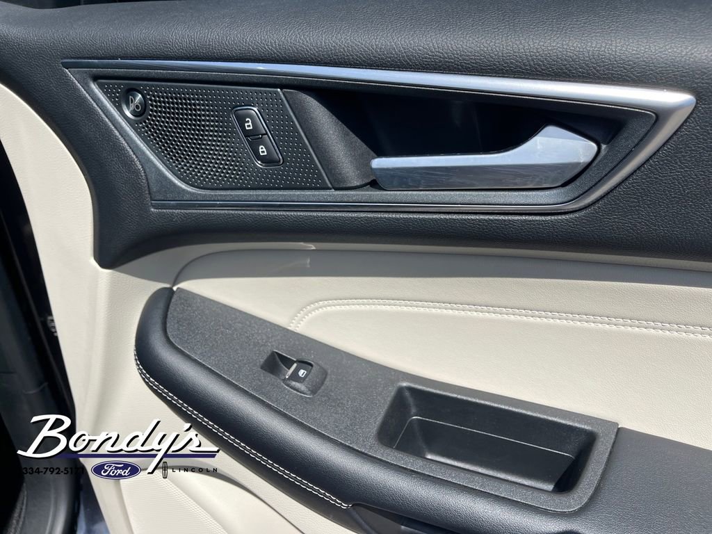 Used 2024 Ford Edge Titanium image 17