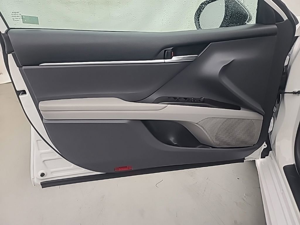 Used 2022 Toyota Camry SE FWD image 22
