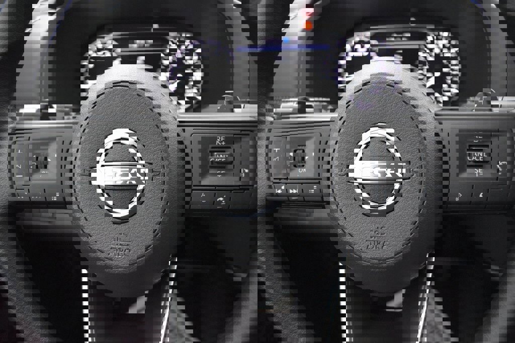 New 2025 Nissan Pathfinder S image 15