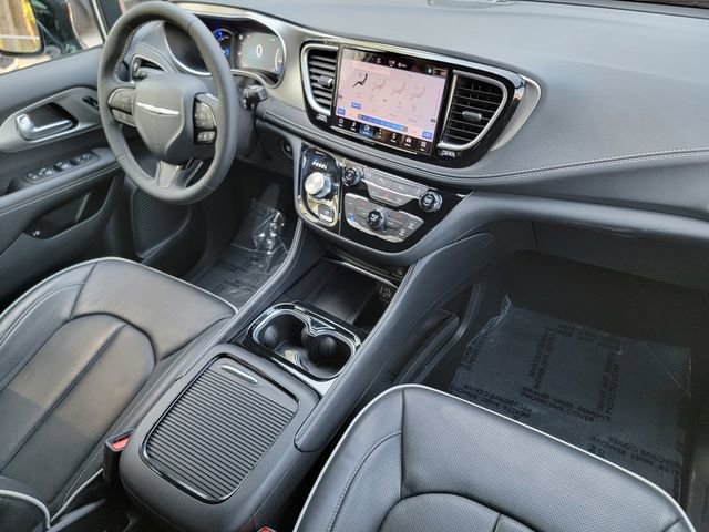Certified 2024 Chrysler Pacifica Premium FWD image 40