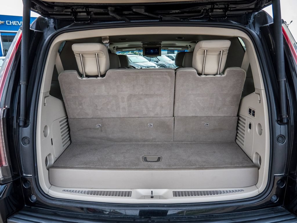 Used 2018 Cadillac Escalade Luxury RWD image 11