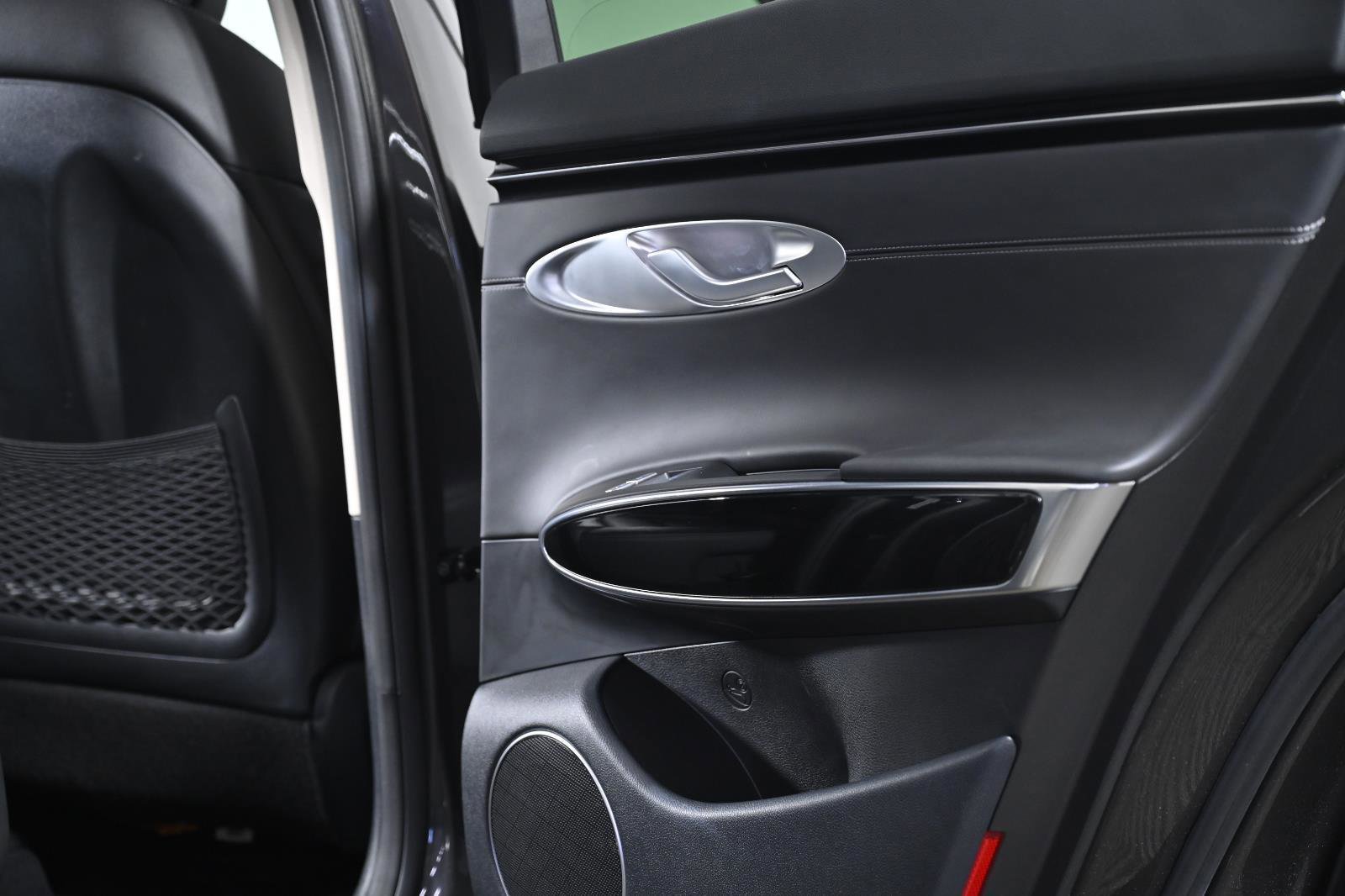 Used 2025 Genesis GV70 2.5T image 35