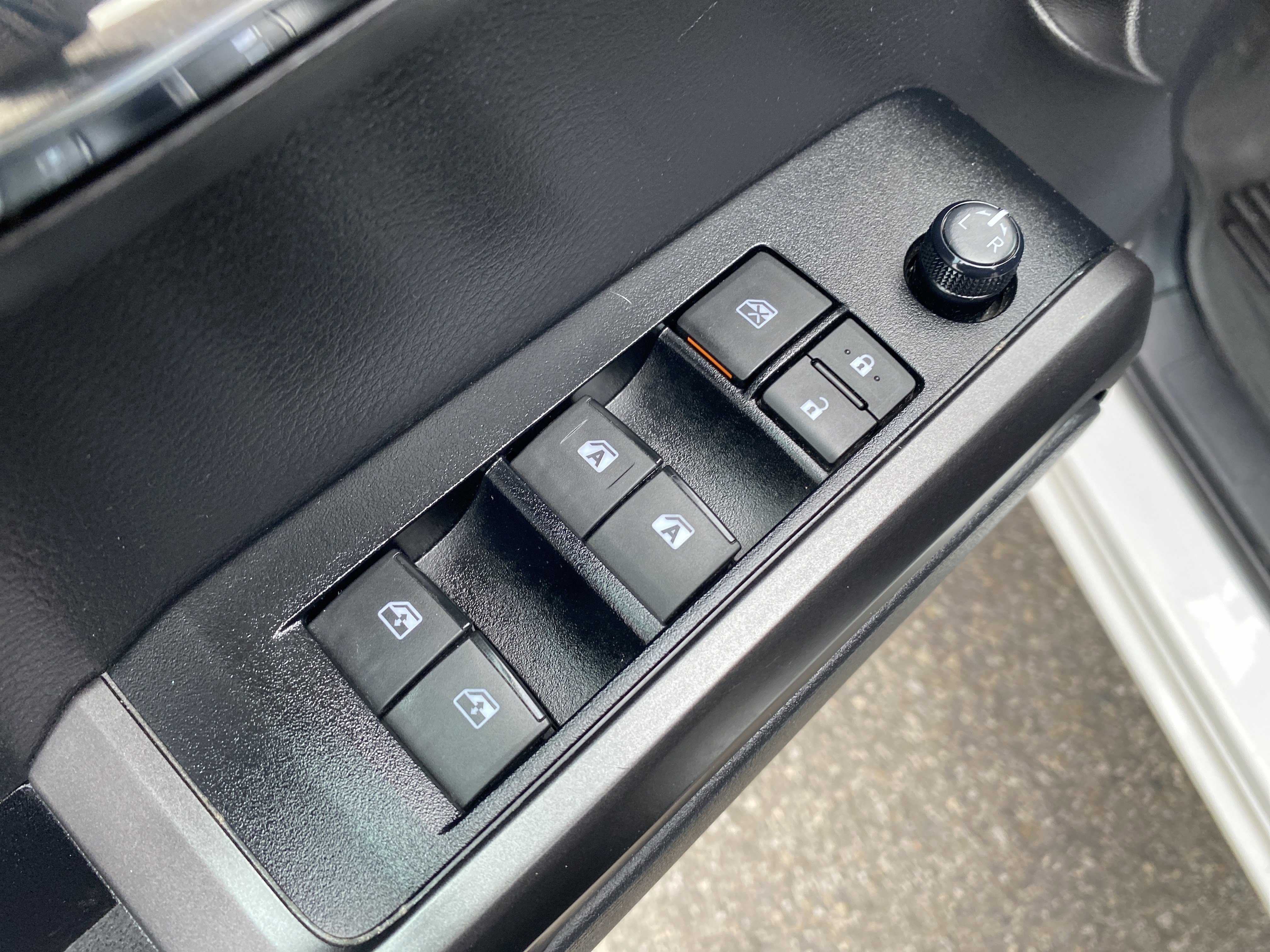 Used 2023 Toyota Tacoma TRD Off-Road image 17