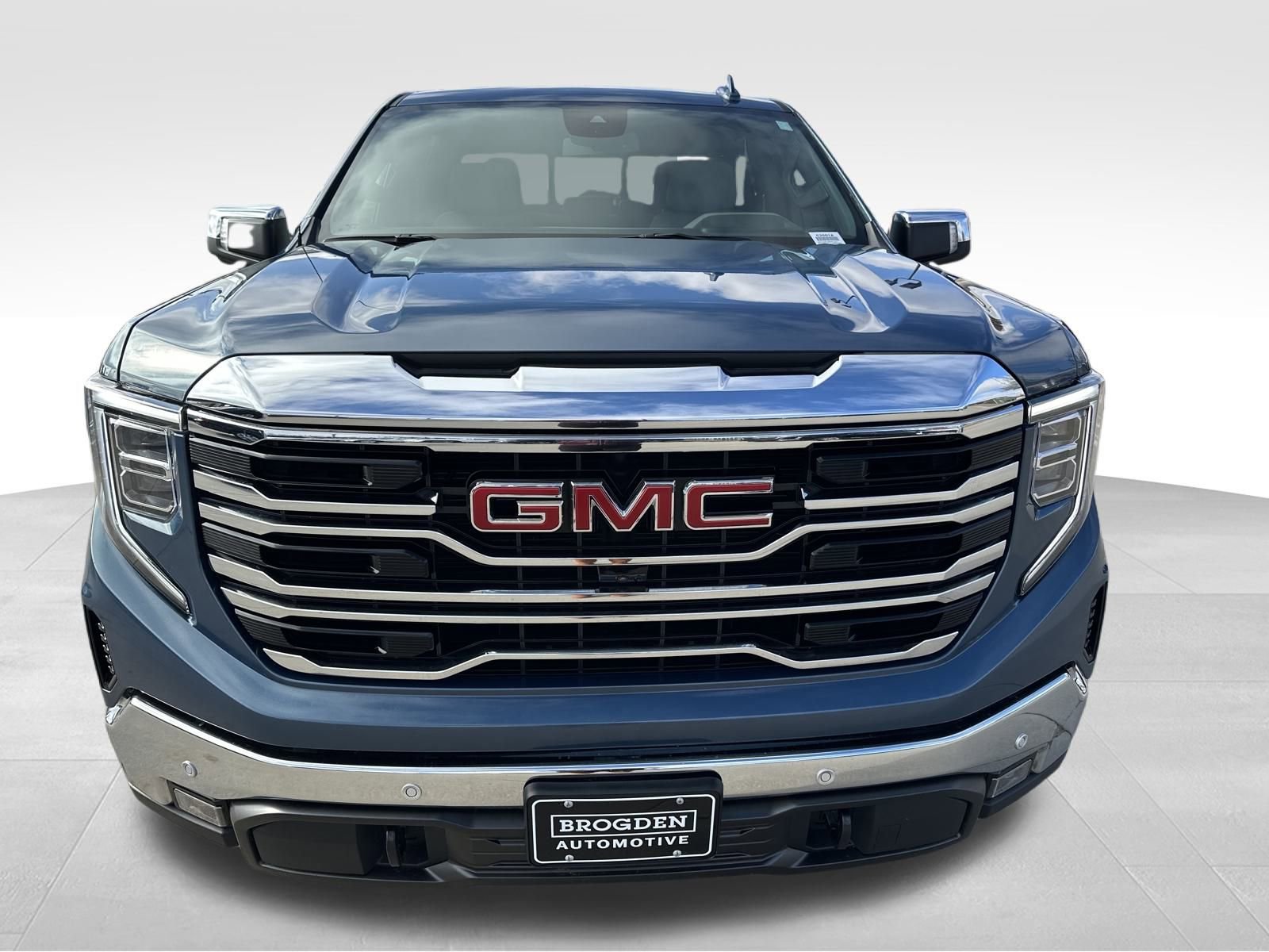 Used 2024 GMC Sierra 1500 SLT w/ SLT Premium Plus Package image 21