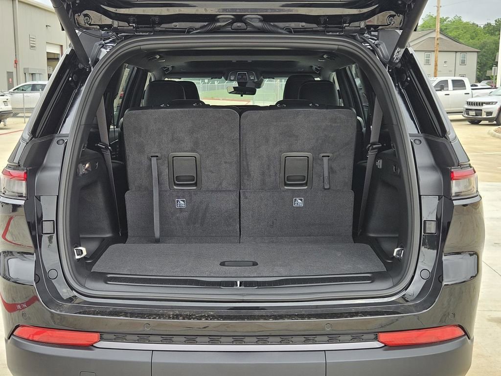 New 2026 Jeep Grand Cherokee L 2WD image 35