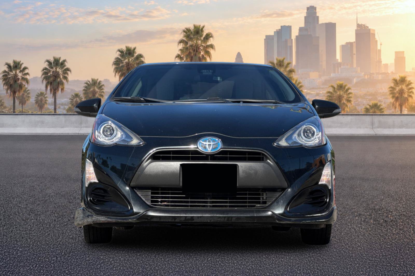 Used 2017 Toyota Prius C One FWD image 9